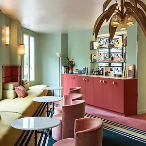 Mercedes Hotel Paris